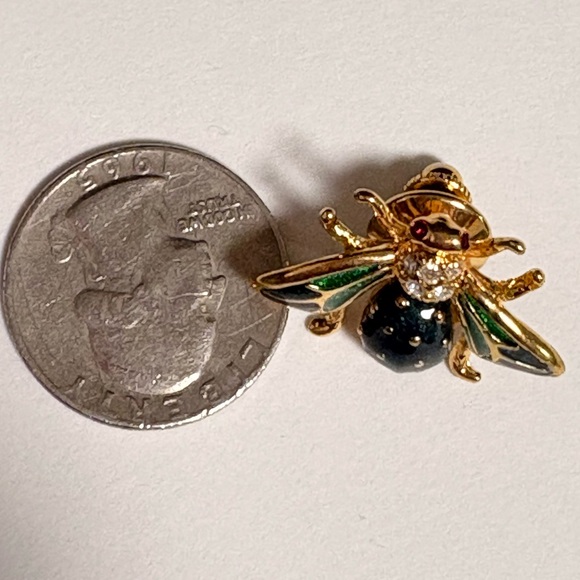 Vintage Gold tone and Green enameled fly Insect Brooch - Picture 8 of 8